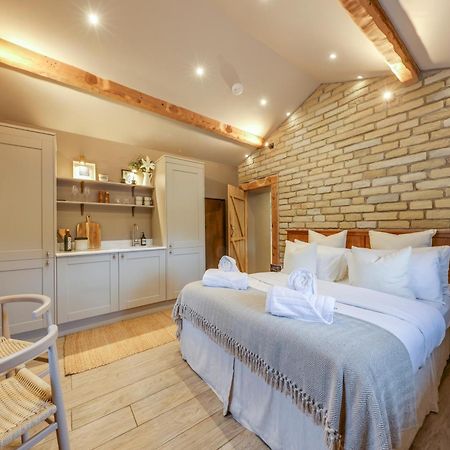 Apartments For Two In Brand New Luxury Rural Farmhouse Escape Рамсботтом Экстерьер фото